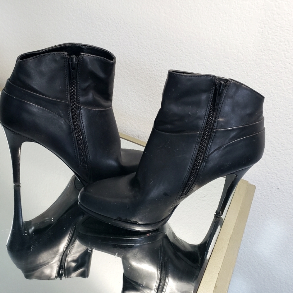 Nine West  Black  Booties